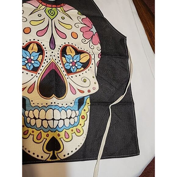 Kitchen Crafting Apron Canvas Over the Neck White Skull Floral Design - Picture 5 of 6